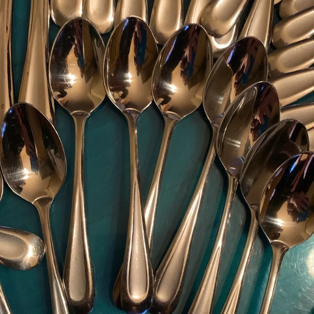 Oneida Sand Dune Huge lot of 51 pcs flatware stainless steel cutlery silverware